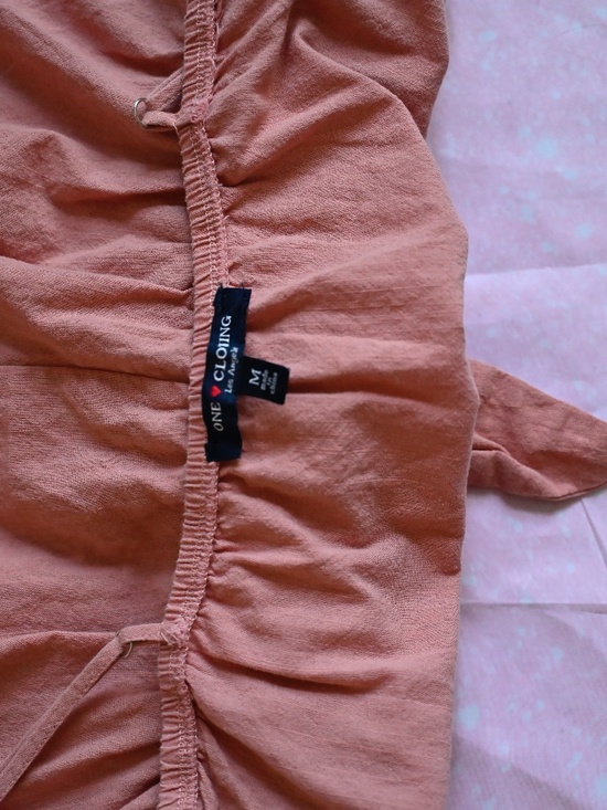 One Clothing Coral Bow Tie Romper – Size M - Picture 3 of 3